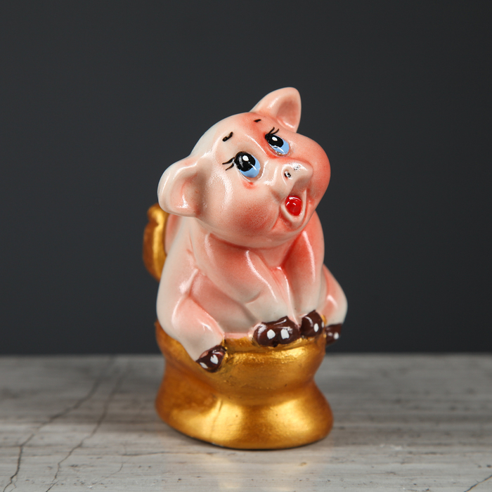Сувенир "Свин на унитазе", 11 см, микс