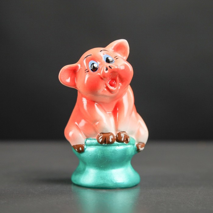 Сувенир "Свин на унитазе", 11 см, микс
