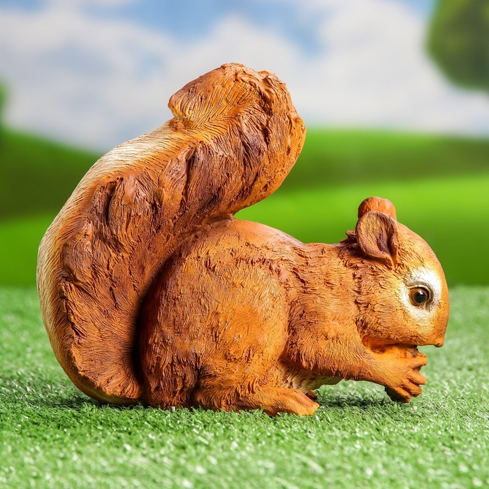 Садовая фигура "Белка грызёт шишку", микс
