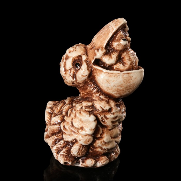 Сувенир гипс "Лягушка с пеликаном" 5 см