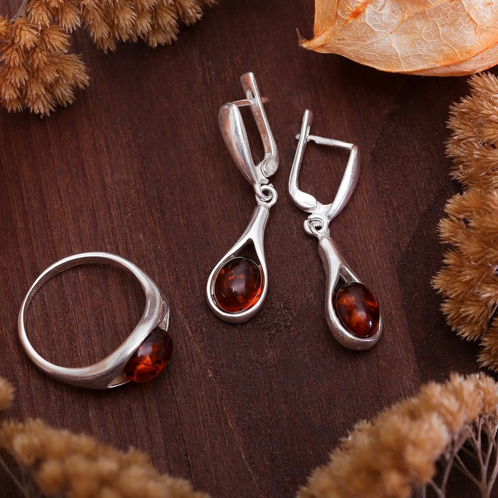 Гарнитур посеребрение 2 предмета: серьги, кольцо "Янтарь" капельки, коричневый, 18 размер