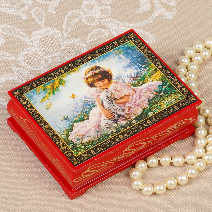 Шкатулка «Девочка с далматинцем», красная, 8×10,5 см, лаковая миниатюра