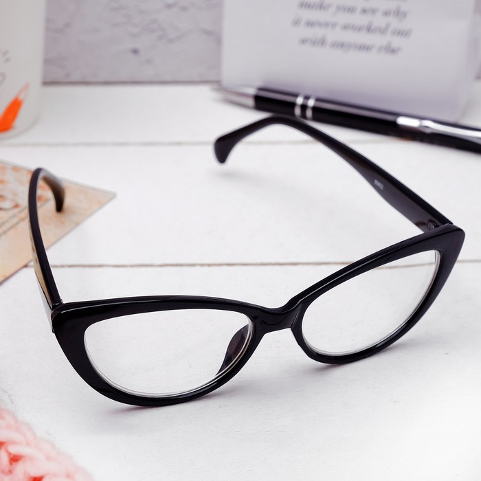 Очки "Кошачий глаз" модные, оправа пластик, линза пластик, неотгибающаяся дужка, цвет чёрный, -1