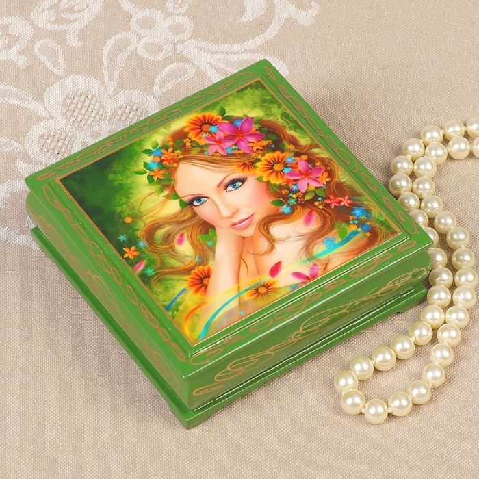 Шкатулка «Девушка в цветах», зелёная, 10×10 см, лаковая миниатюра