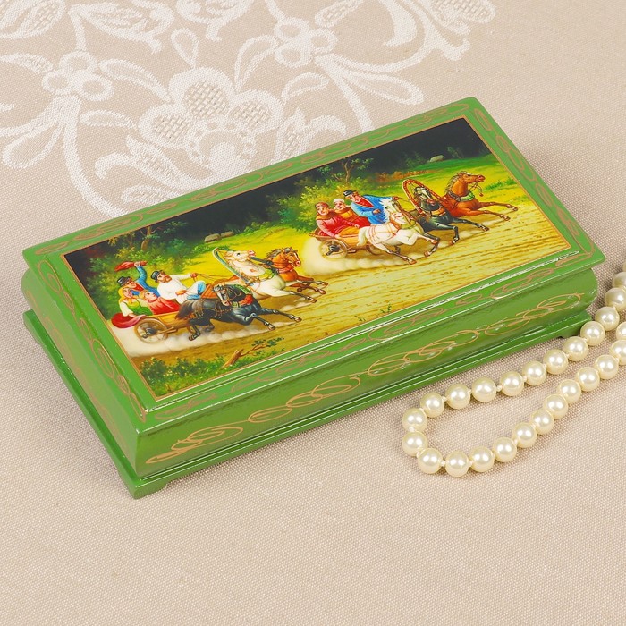 Шкатулка - купюрница «Гонка на тройках», зелёная, 8,5×17 см, лаковая миниатюра