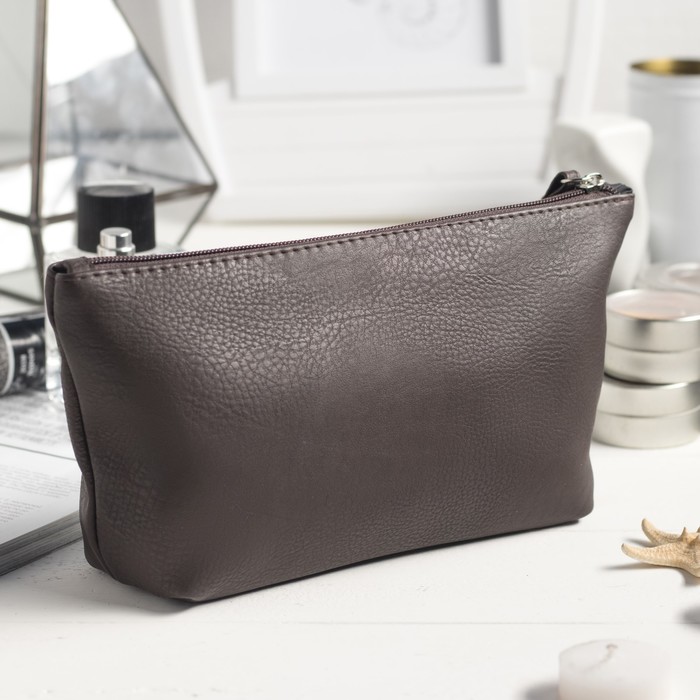 Косметичка простая, отдел на молнии, цвет коричневый
