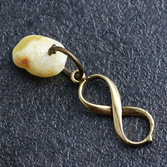 

Брелок-талисман "Бесконечность", натуральный янтарь