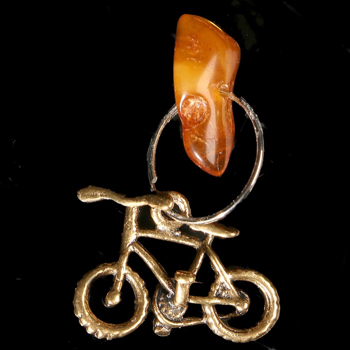 Брелок-талисман "Велосипед", натуральный янтарь