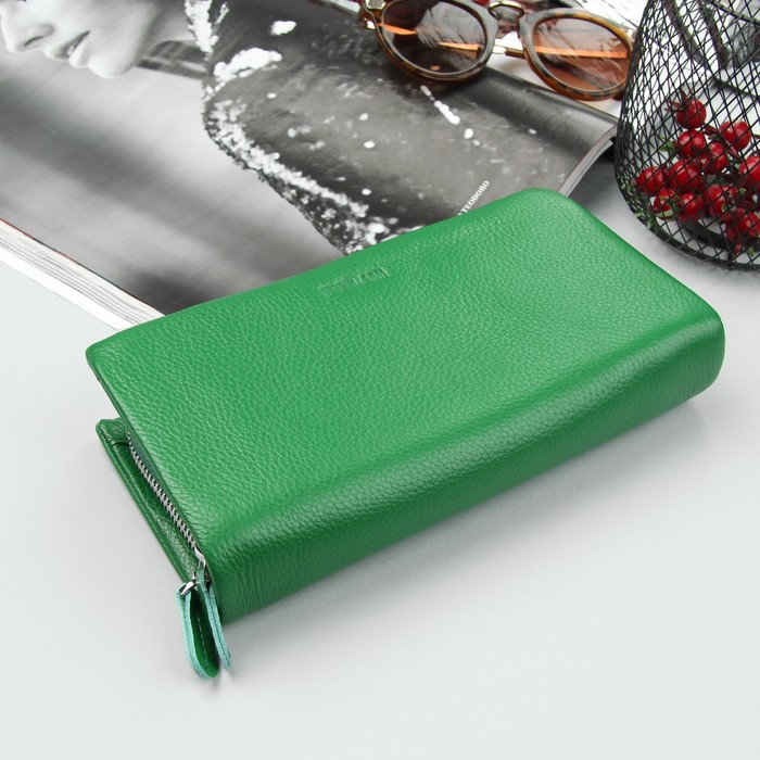 Кошелёк женский, 2 отдела на молниях, хлястик, цвет зелёный