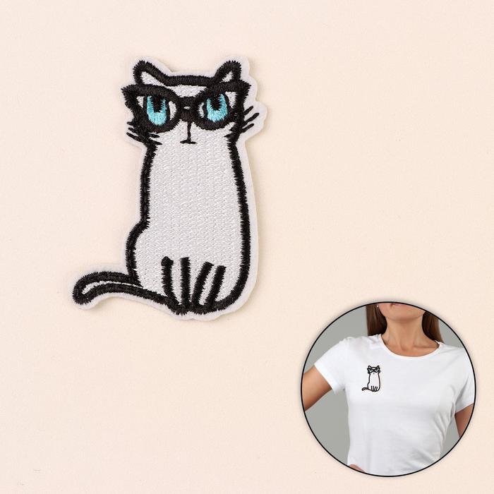 Термоаппликация "Кошка в очках", 6*4,5см, цвет белый