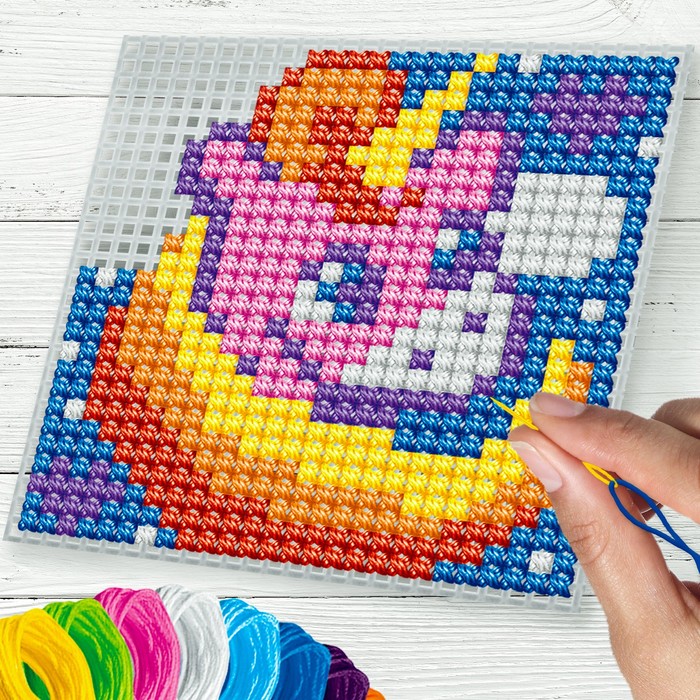 Вышивка на пластиковой канве "Единорог", 10 х 10 см