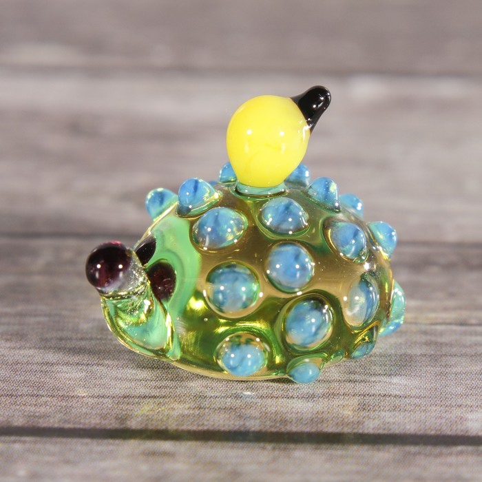 Сувенир стекло микро "Еж с яблоком" 4х3х2 см МИКС