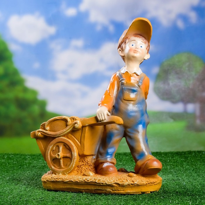 Садовая фигура "Мальчик с тележкой" 31х36см