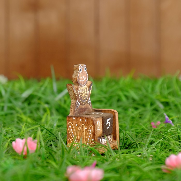 Деревянный календарь с кубиками "Лягушка" 12х6х3,5 см