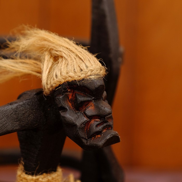 Сувенир подставка под бутылку "Суровый абориген" 28х25х23 см