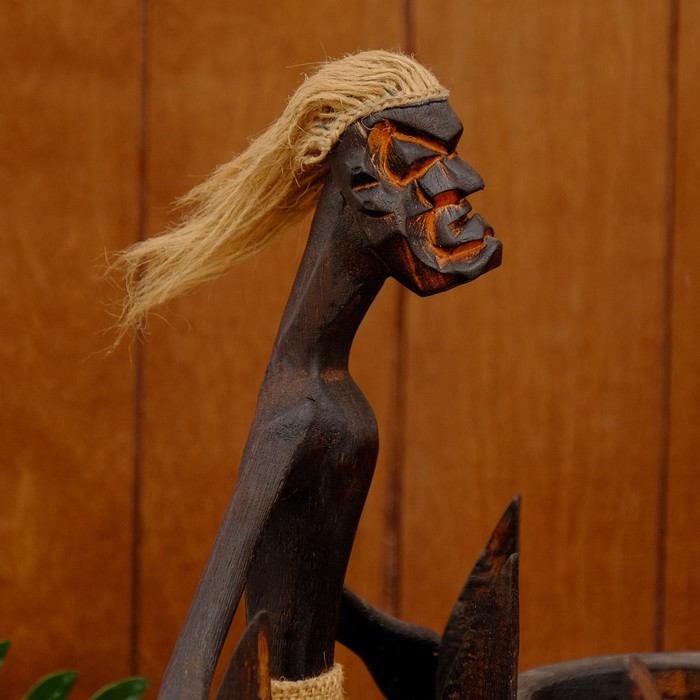 Сувенир подставка под бутылки "Абориген у бара" 45х35х22 см