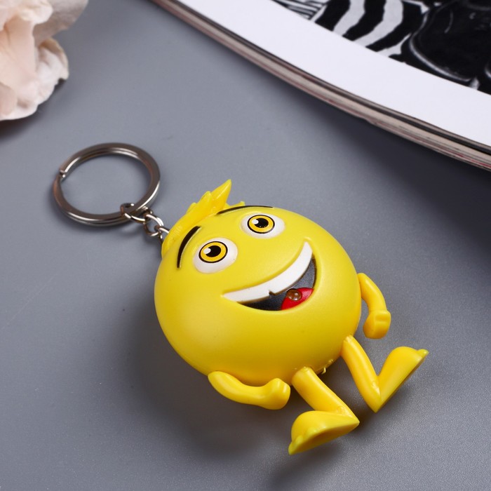 Фонарик на кольце "Смайлик счастливый" звуковой 4,5х6х2 см