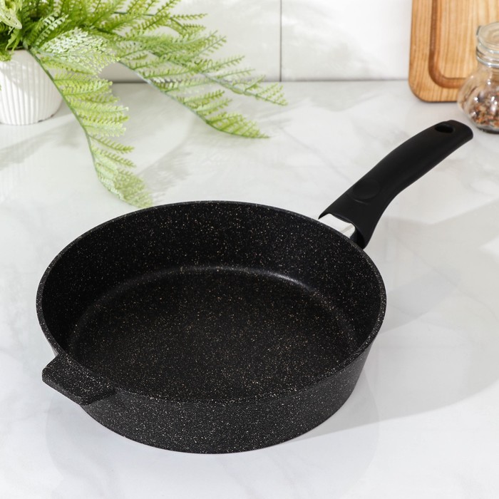 Сковорода 22 см "Хозяюшка", с пластиковой ручкой