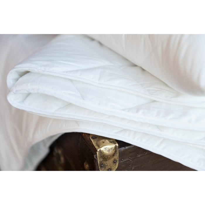 Одеяло лёгкое, размер 150х200 см, синтетическое волокно