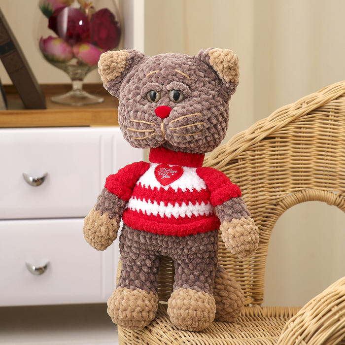 Сувенир вязаный "Кот бежевый Красный нос с сердцем" в бело-красном, 30 см