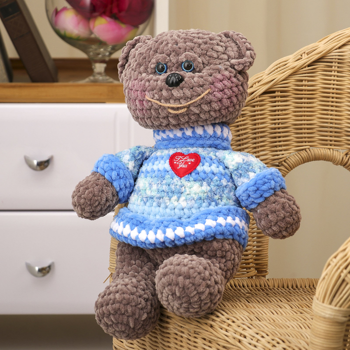 Сувенир вязаный "Мишка-пухляш с сердцем" 40см