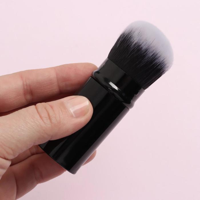 Кисть для макияжа/пудры и румян, выдвижная, цвет чёрный