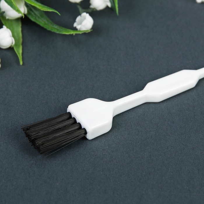 Набор для окрашивания, 2 предмета: расчёска с хвостиком, кисть для покарски, 19,5см, цвет белый