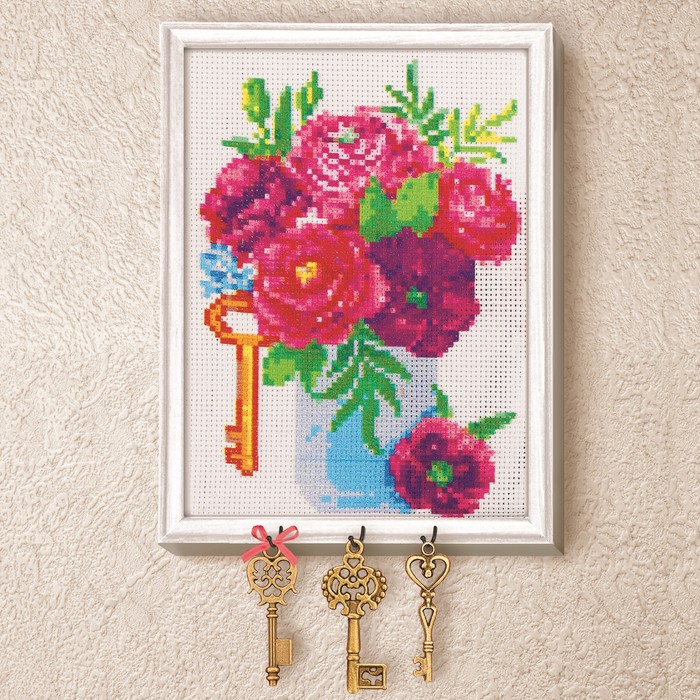 Вышивка крестиком на ключнице "Пионы", 21 х 15 см