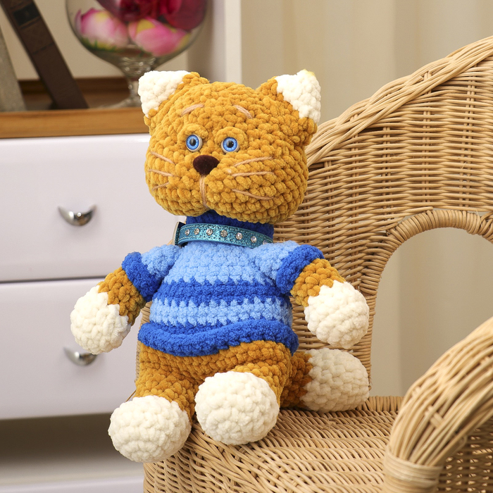 Сувенир вязаный "Кот с ошейником" горчичный, 30 см