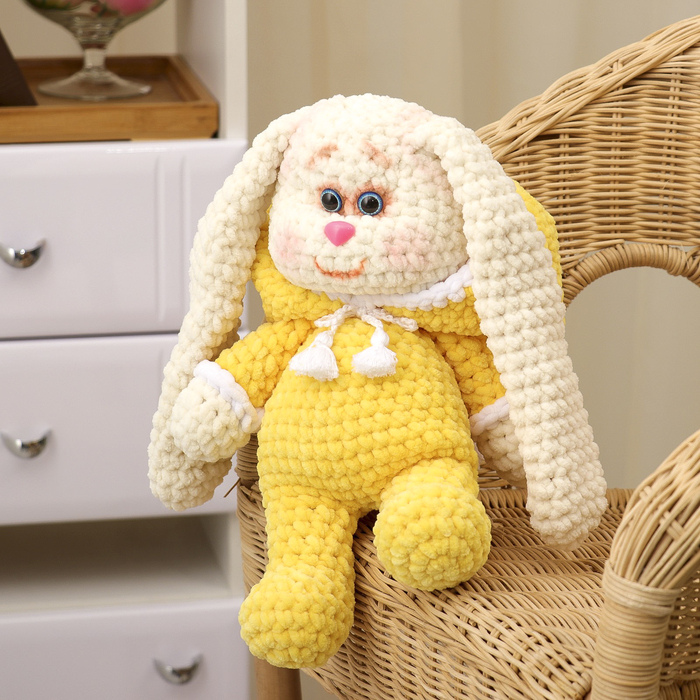 Сувенир вязаный "Заяц в капюшоне" жёлтом, 40 см