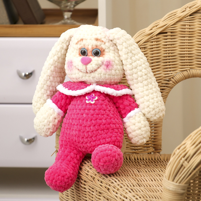 Сувенир вязаный "Заяц без капюшона" в розовом, 30 см