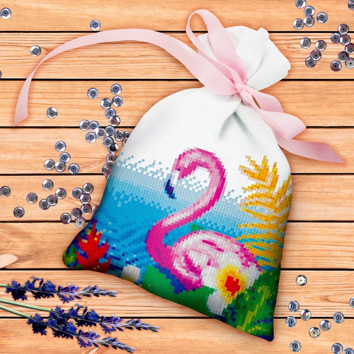 Вышивка крестиком на мешочке "Фламинго"