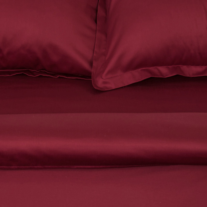 Постельное бельё "Этель" 2 сп. Спелая вишня 175х215 см, 200х220 см, наволочки 50х70 + 3 см - 2 шт., сатин 128 г/м²