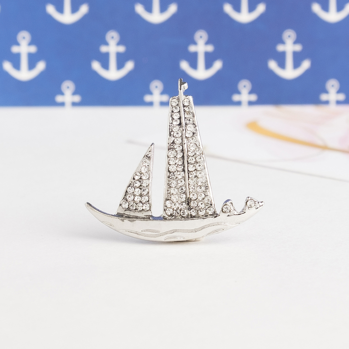 Брошь "Парусник", цвет белый в серебре