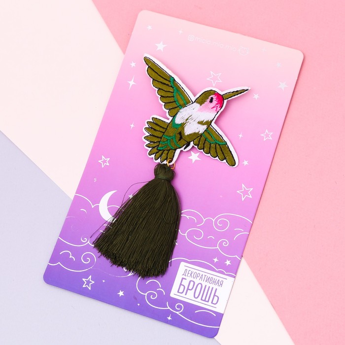 Значок с кисточкой "Колибри"
