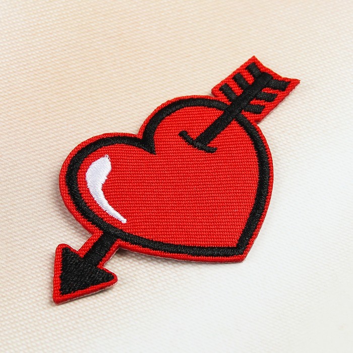 Термоаппликация "Сердце со стрелой", 8*4,5см, цвет красный