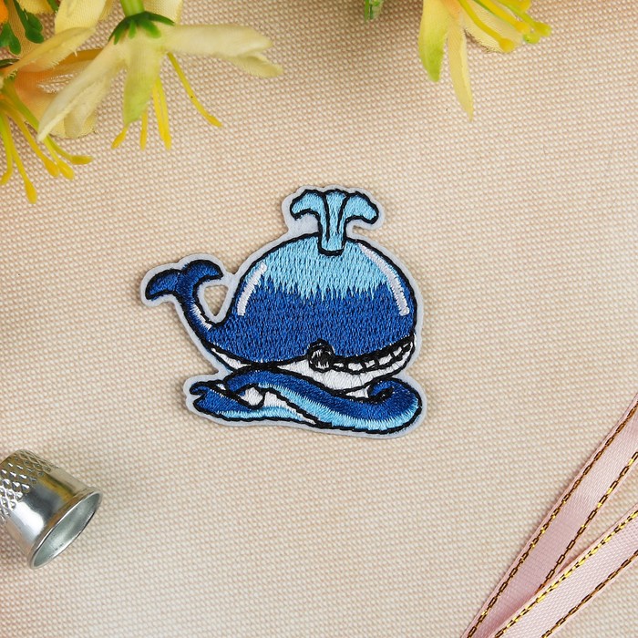 Термоаппликация "Кит", 4,7*5см, цвет синий