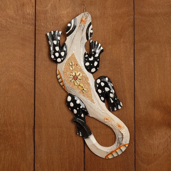 Панно настенное "Ящерица с камнями" светло-серая 30 см дерево МИКС