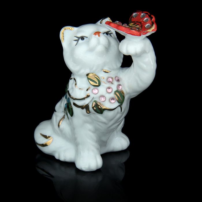 Сувенир "Котенок ловит бабочку", со стразами, под фарфор