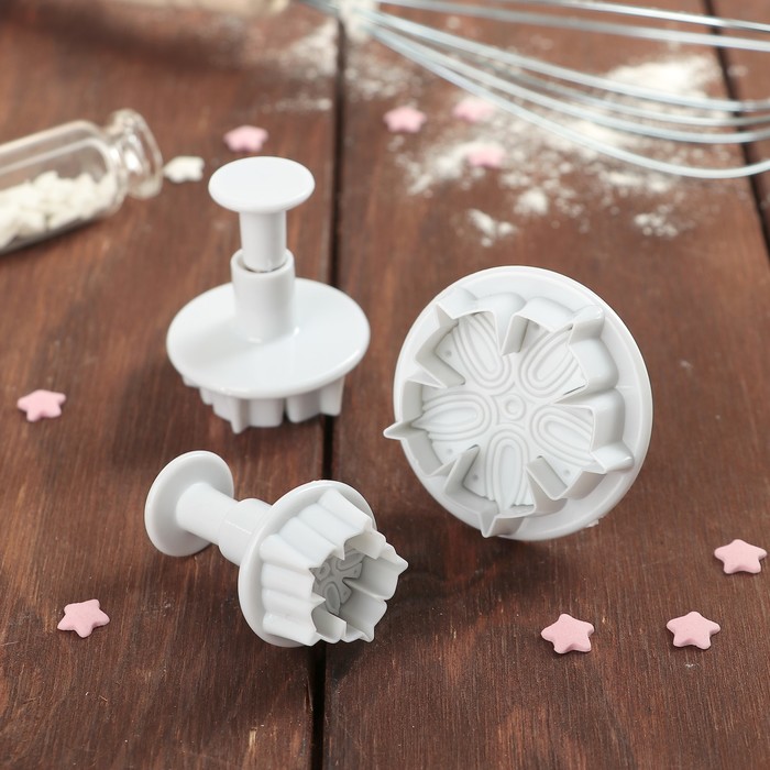 Набор плунжеров кондитерских "Цветок", 3 шт: 5х4,5/4х4,5/3х4,5 см