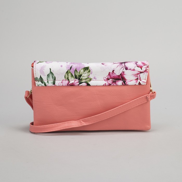 Клатч женский, 3 отдела на молнии, 2 наружных кармана, длинный ремень, цвет розовый