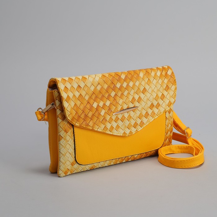 Клатч женский, 3 отдела на молнии, длинный ремень, цвет жёлтый