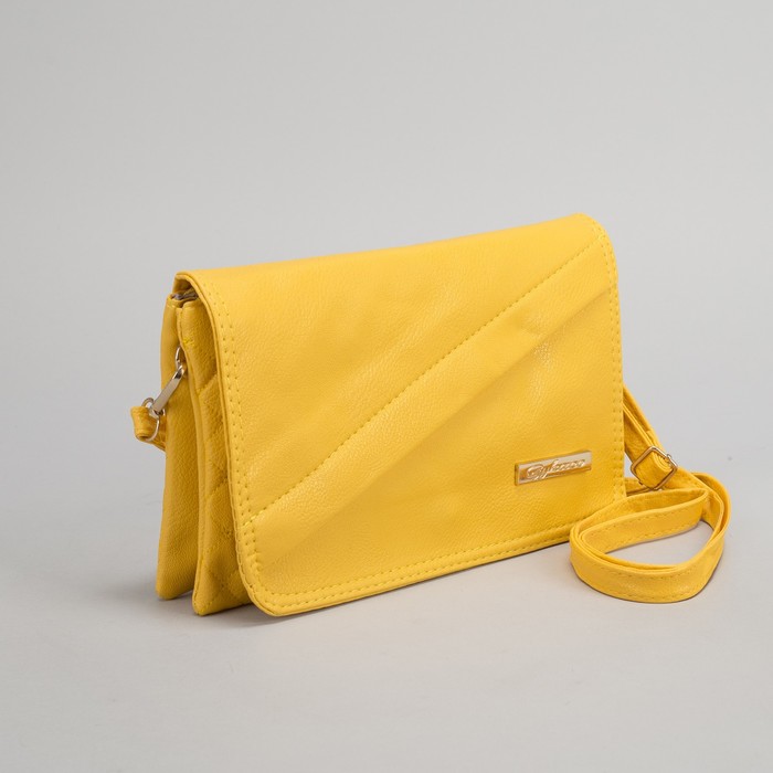 Клатч женский, 3 отдела на молнии, длинный ремень, цвет жёлтый