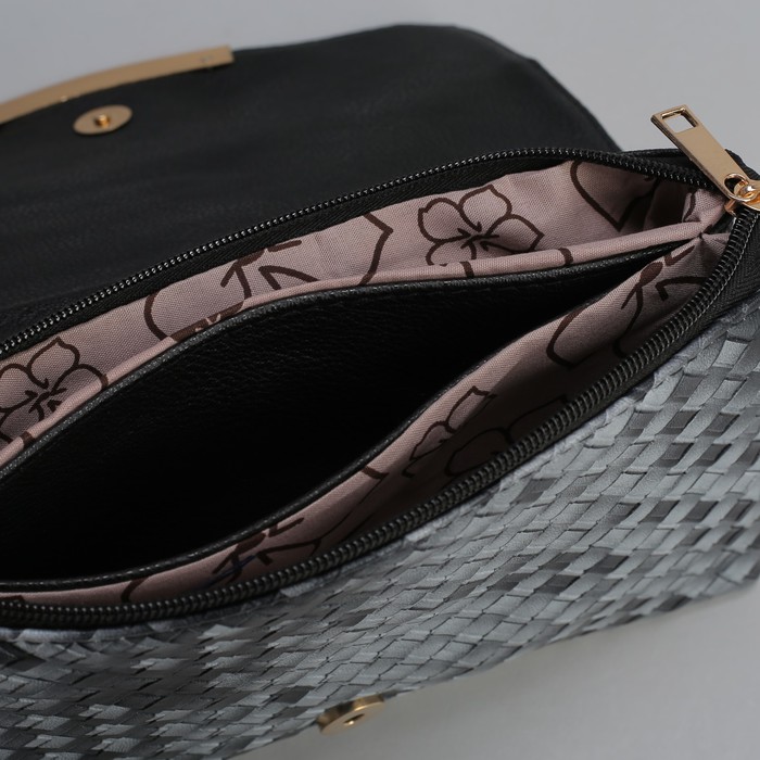 Клатч женский, 3 отдела на молнии, длинный ремень, цвет чёрный