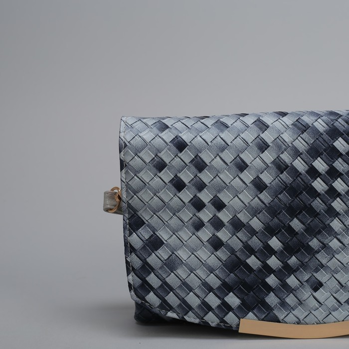 Клатч женский, 3 отдела на молнии, длинный ремень, цвет серый