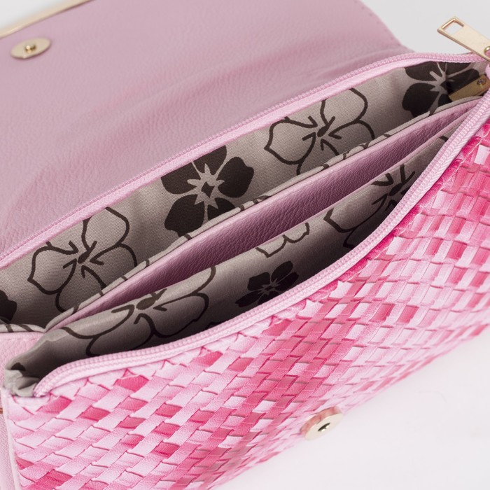 Клатч женский, 3 отдела на молнии, длинный ремень, цвет розовый