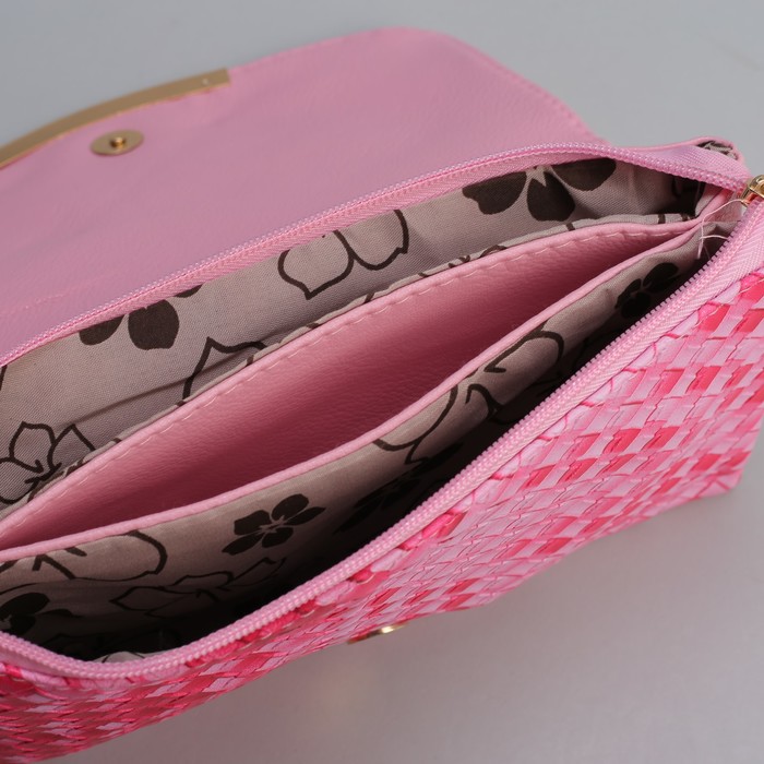 Клатч женский, 3 отдела на молнии, длинный ремень, цвет розовый