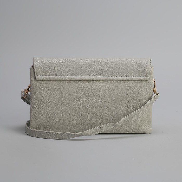 Клатч женский, 3 отдела на клапане, 2 наружных кармана, длинный ремень, цвет серый