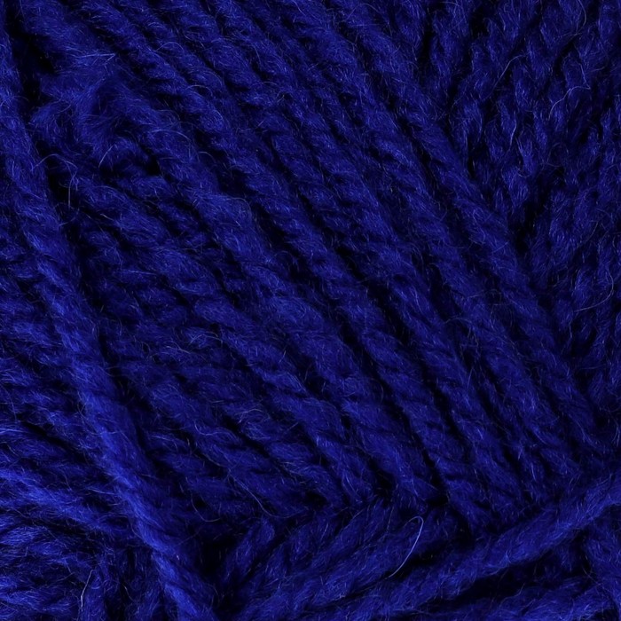 Пряжа "Надежда" 30% шерсть, 70% акрил 220м/100гр (019 василек)