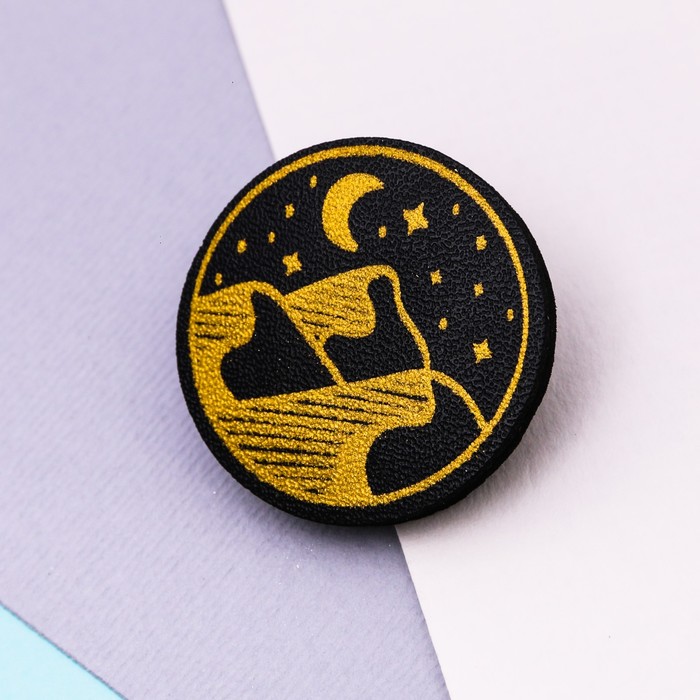 Значок экокожа "Горы"